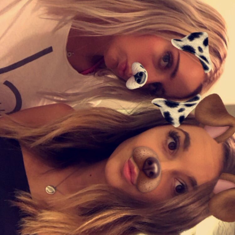 KelseyReynolds1's tweet photo. happy birthday to my bff 💕 never met someone so accepting &amp; so real. Love her to the moon &amp; back and so sad I can't be with u today 💕 https://t.co/XHSbjBrn7e