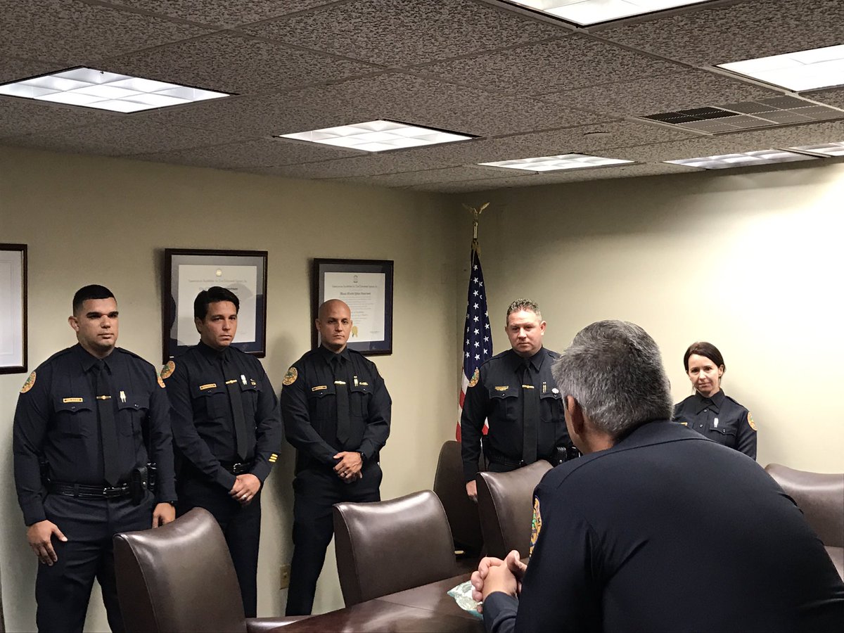 Raums123's tweet photo. Today @LlanesMPD promoted our newest @MiamiPD lieutenants and reminded them that leadership is not about rank but about impact and influence https://t.co/HJnii01OVM