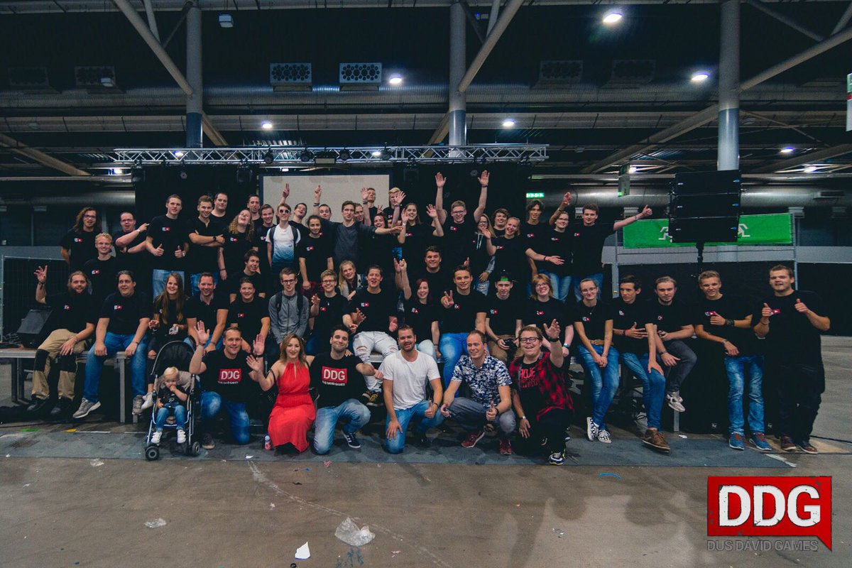 Benderdtt's tweet photo. Top event neergezet met die geweldige team! #ddgevent 
Wie ken jij van deze foto? https://t.co/vZCB0cIles