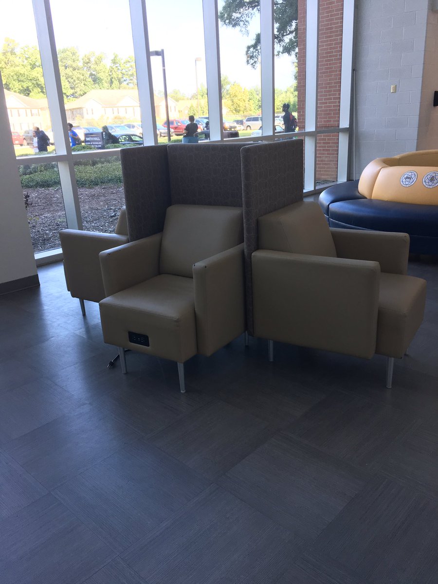 mmnixon73's tweet photo. LOVE the collaborative learning spaces at STEM Early College at A&T! #GCSFirstDay2017 https://t.co/0FV8DOGzOo
