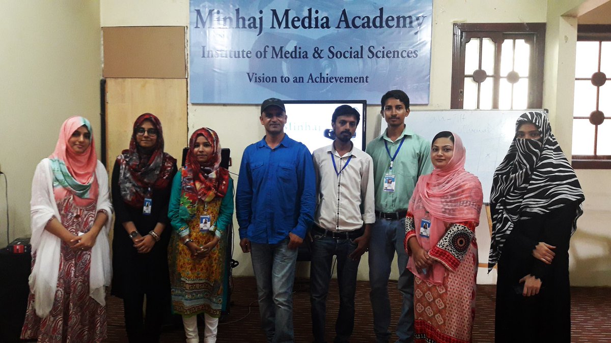 MinhajAcademy's tweet photo. 11th Media Professional Foundation Course 2017
1st Workshop: Idea to Screen ( Planning &amp; Execution)
Sunil Kumar (Producer Express News) https://t.co/2PgzjAbsQC
