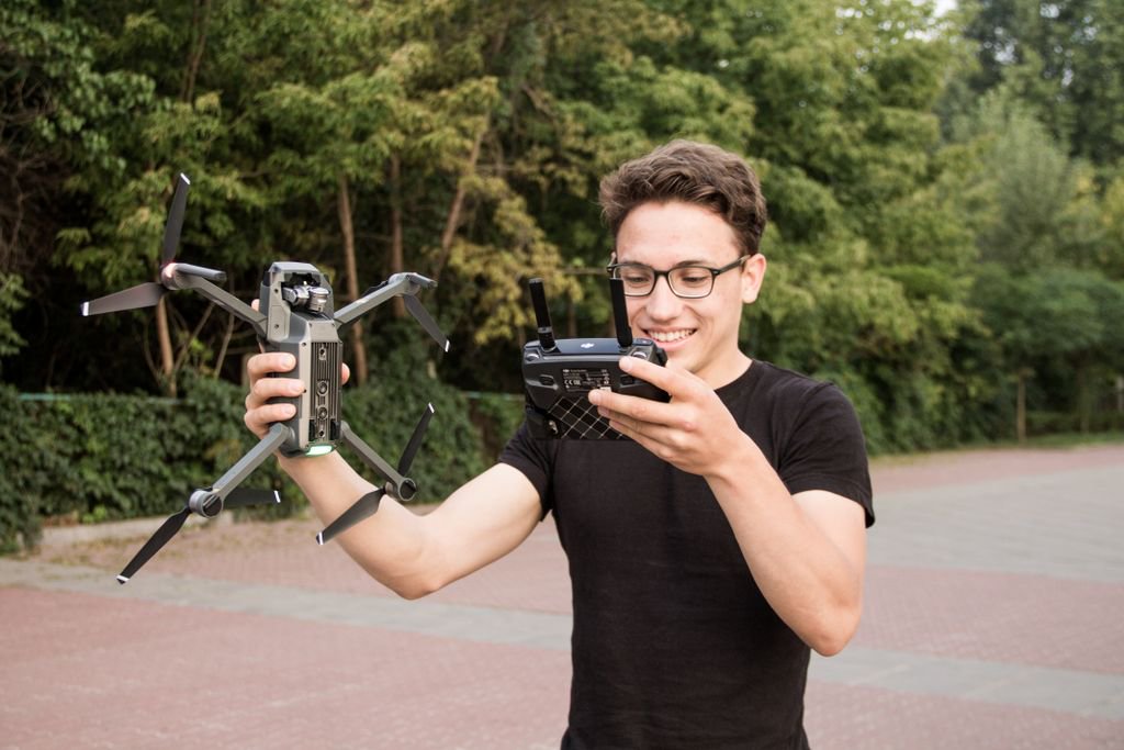 uptechteam's tweet photo. Setting up the #Mavic Pro before the long test flight. 
Work days at UPTech.
.
#uptech #uptechteam #drones #dji #loveandcode https://t.co/qG1CrckjXu