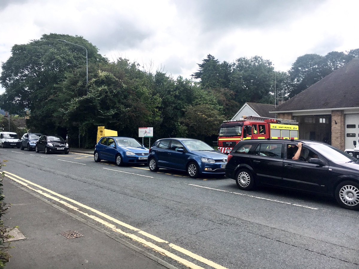 WelshpoolFire's tweet photo. Please Retweet - Our crews delayed getting the fire appliance out to emergency calls this weekend....Please the keep the box junction clear. https://t.co/8sUaaecW68