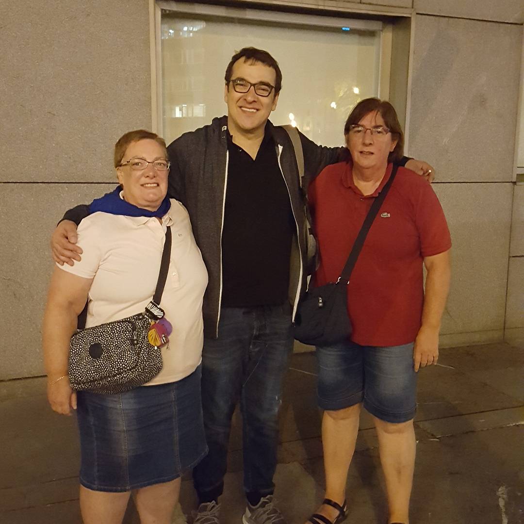 Ayer a la salida del teatro.Con Luis Merlo.