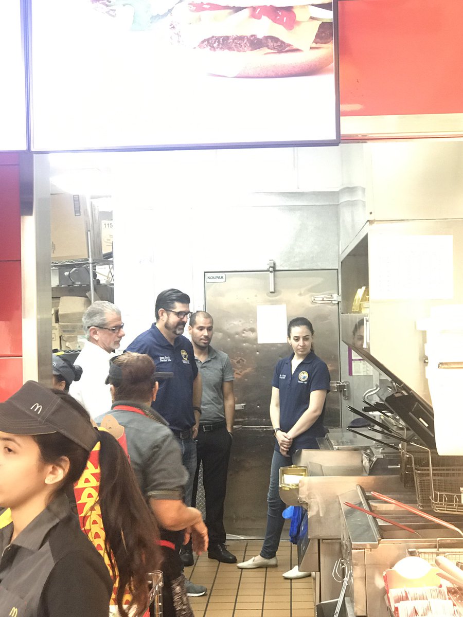 Danmartinez305's tweet photo. Watching fries being cooked is peaceful. Team @RepMannyDiazJr enjoying the process at the #Hialeah @McDonalds #Jobs2017 https://t.co/ruUnyV2b6A
