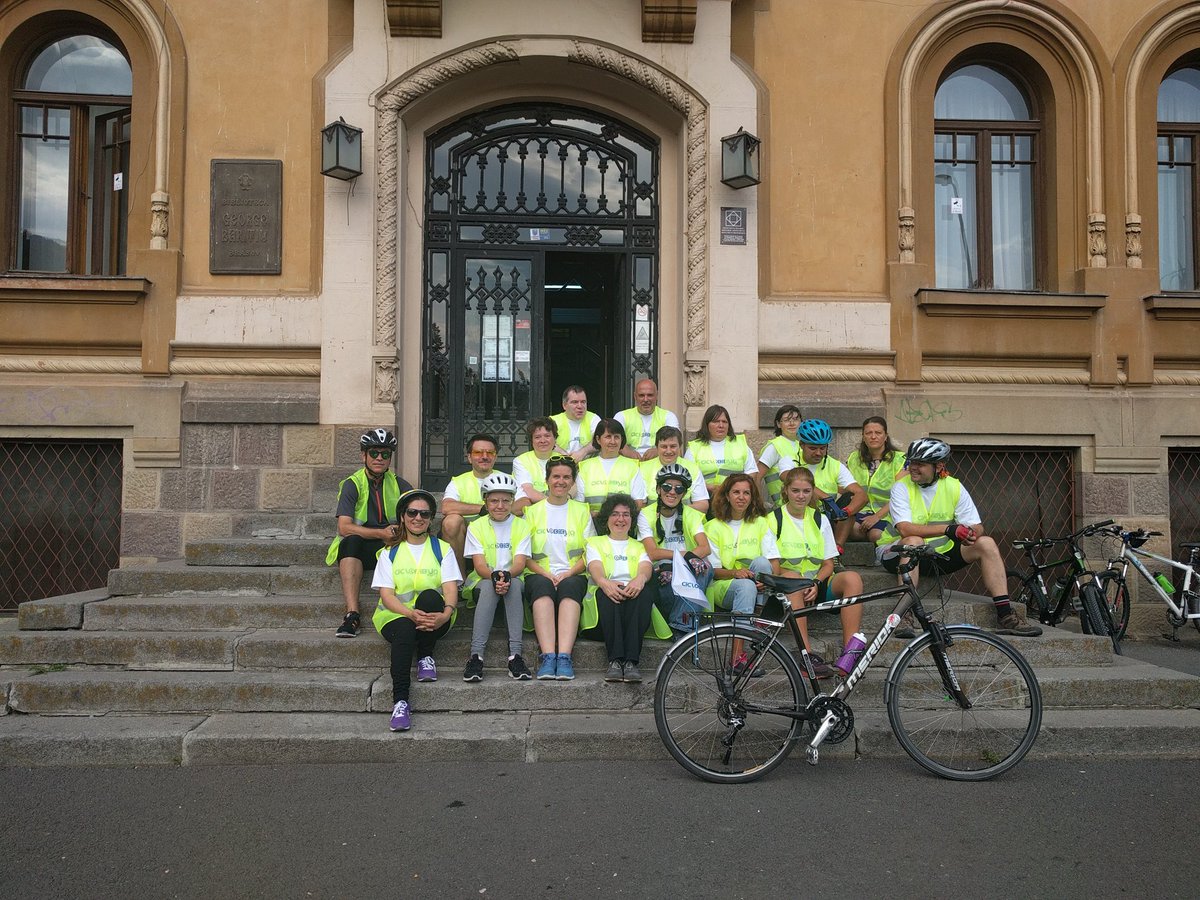 klaula's tweet photo. Cycling for libraries from Brașov to Sibiu in the first tour in Romania #ciclobiblio #cyc4lib https://t.co/edPly8QqGU