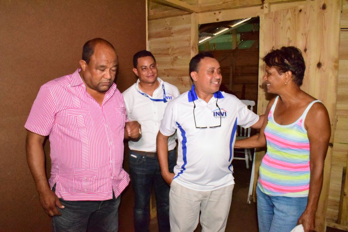 BelarminioR's tweet photo. Gobierno de Medina mejora nivel de vida familias en Montecristi construyendo y reparando viviendas atraves del INVI. #RDcreceysedemocratiza https://t.co/45CBazNRNq