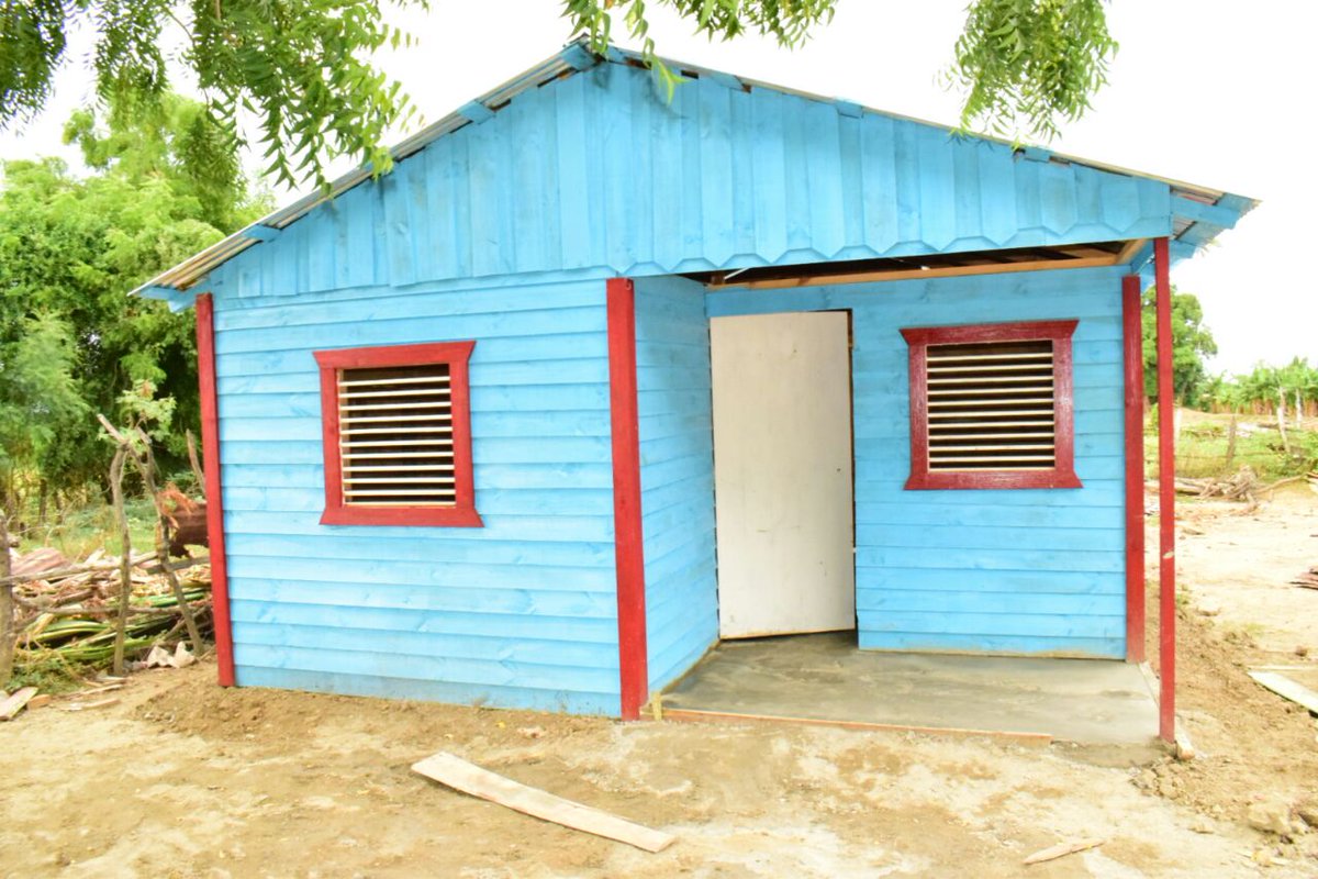 BelarminioR's tweet photo. Gobierno de Medina mejora nivel de vida familias en Montecristi construyendo y reparando viviendas atraves del INVI. #RDcreceysedemocratiza https://t.co/45CBazNRNq
