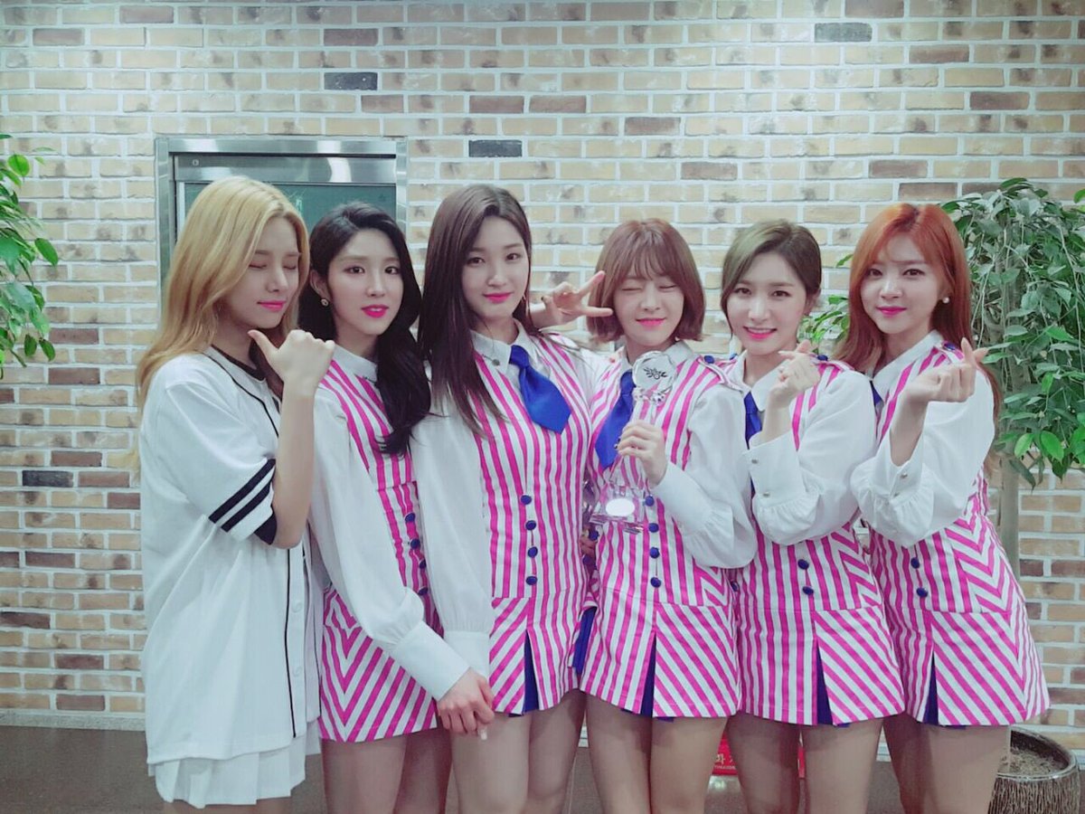 BEARNlism's tweet photo. 함께하신 3 년, 그리고 앞으로 다가올 수많은 축복의 날들. 멋진 기념일 보내세요! #3yearsWithLaboum #라붐 #LABOUM https://t.co/6dZdBTm1EJ