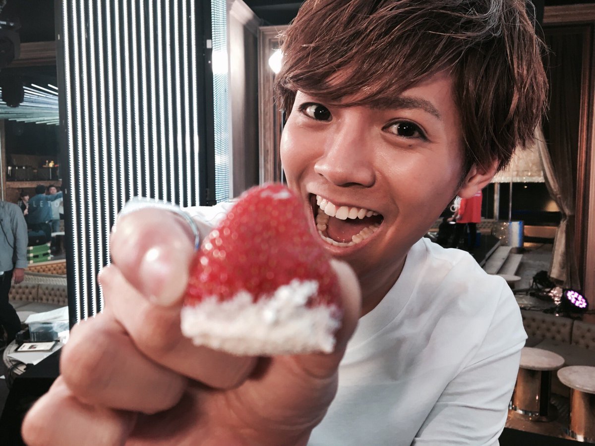 ABEMA's tweet photo. 【#GENE高】
明日は我らが涼太のお誕生日🎂"#片寄涼太を愛しすぎて困ってます"で、お祝いメッセージを大募集💘数名に限り、本人にメッセージを見てもらえるかも…⁉️

募集スタート時間は明日お昼12時💕たくさんお待ちしてます❤️▷https://t.co/JX7XjSUD43 https://t.co/oHLeXSZ9qi