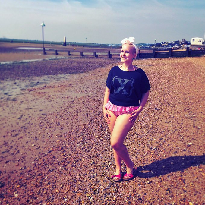 #Xlife on the beach {X} @IAMX #IAMX https://t.co/j1uzRX0xaQ<a href="/tag/xlife"class="tags">#Xlife</a><a class="tags" target="_blank" title="On Twitter" href="/?out=eyJ0eXAiOiJKV1QiLCJhbGciOiJIUzUxMiJ9.eyJpYXQiOjE3MjQ5MDM1NzksImlzcyI6InR3cG9ybnN0YXJzLmNvbSIsIm5iZiI6MTcyNDkwMzU3OSwiZXhwIjoxNzU2NDM5NTc5LCJyZWRpcmVjdF91cmwiOiJodHRwczovL3R3aXR0ZXIuY29tL0lBTVgifQ.llm-P09Sl9LlhESvaRHg-EMNAd-ZHIXfMvwGzl7QVPCYa5_-FmbyWsO3wjPYUgyDqKHevCVmqpnTE6iXv1luNA">@IAMX</a><a href="/tag/iamx"class="tags">#IAMX</a>