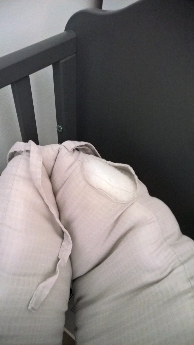 Cam_Ri's tweet photo. Quand @Natalys_com vend un tour de lit dangereux pour un bébé et refuse de te rembourser !! #danger #bébé #arnaque https://t.co/s6xeGhlm0M