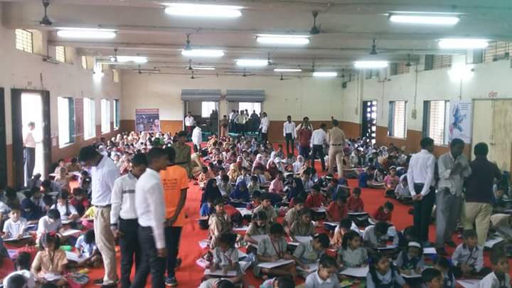 RamBura1's tweet photo. @RavibhusariBJP Ji With 4000 Students At Dhamankar Naka Mitra Mandal B1D with @kapilpatil8383 4 Late APJ ABDUL KALAM #Drawing_Compitition https://t.co/pBf33vnB8k