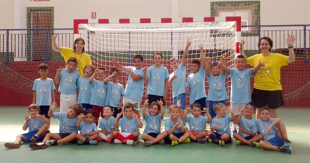 Ferrol360's tweet photo. Este jueves remata la inscripción para el ‘PequeCampus’ de fútbol sala en Mugardos https://t.co/alekE2M4bP https://t.co/z3QR5rjeOf