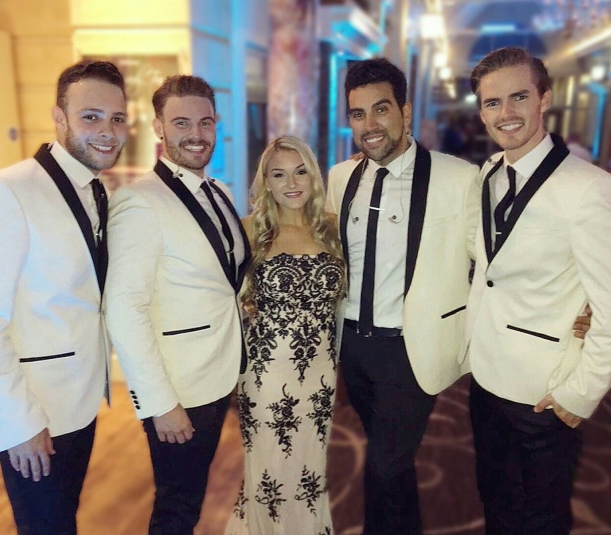 I've loved performing with this talented bunch! 👌🎤🎵🎶 #masterofthemusicals #motm 
@JackReitman @Dlewis92Lewis <a href="/HollyHolyoake/">Holly Holyoake</a> @adamstrong1