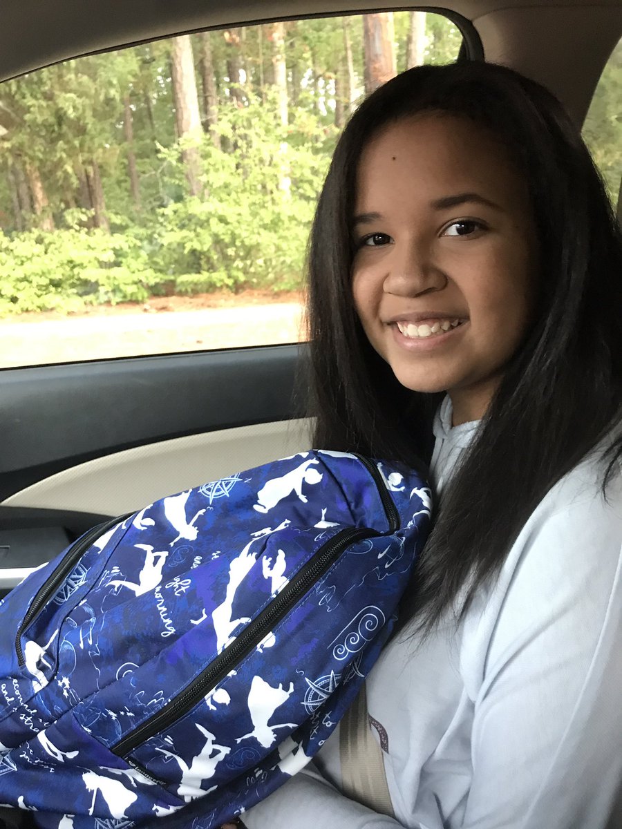 joynersjewels's tweet image. I will not cry, I will not cry.....😭❤️😊#firstdayofhighschool #morningbeauty Her backpack is #peterpan #nevergrowup @AthensDriveHS
