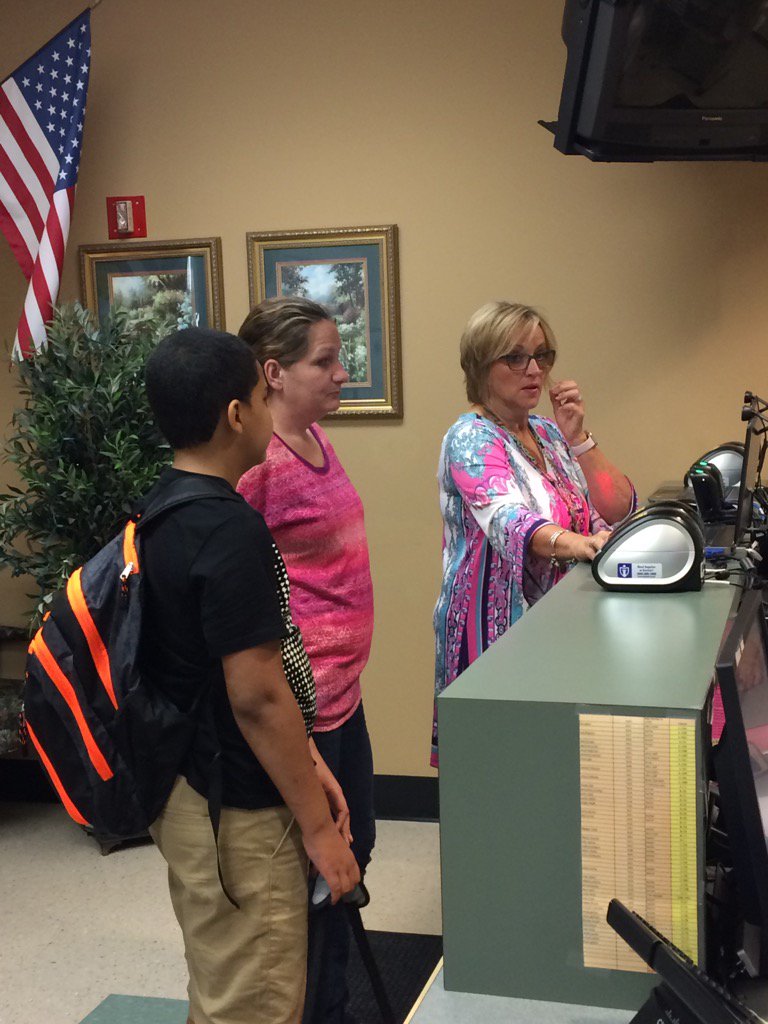 Lisa Phillips tweet media