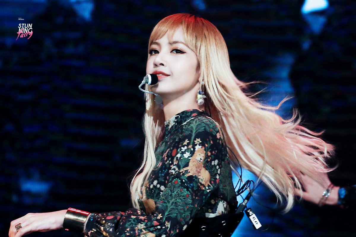 BitchBLACKPINK's tweet photo. เหมือนตุ๊กตานะ ตุ๊กตายางเซ็กซ์อ่ะ ^^ #antiblackpink https://t.co/wD1PjiBIyG