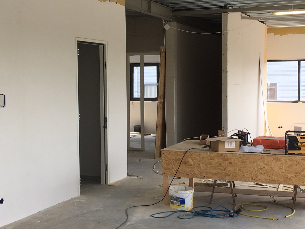 ConceptElektro's tweet photo. Vakanties zijn bijna voor iedereen voorbij. We zijn weer begonnen met  de werkzaamheden in ons nieuwe kantoorpand. https://t.co/XffFjtMXca