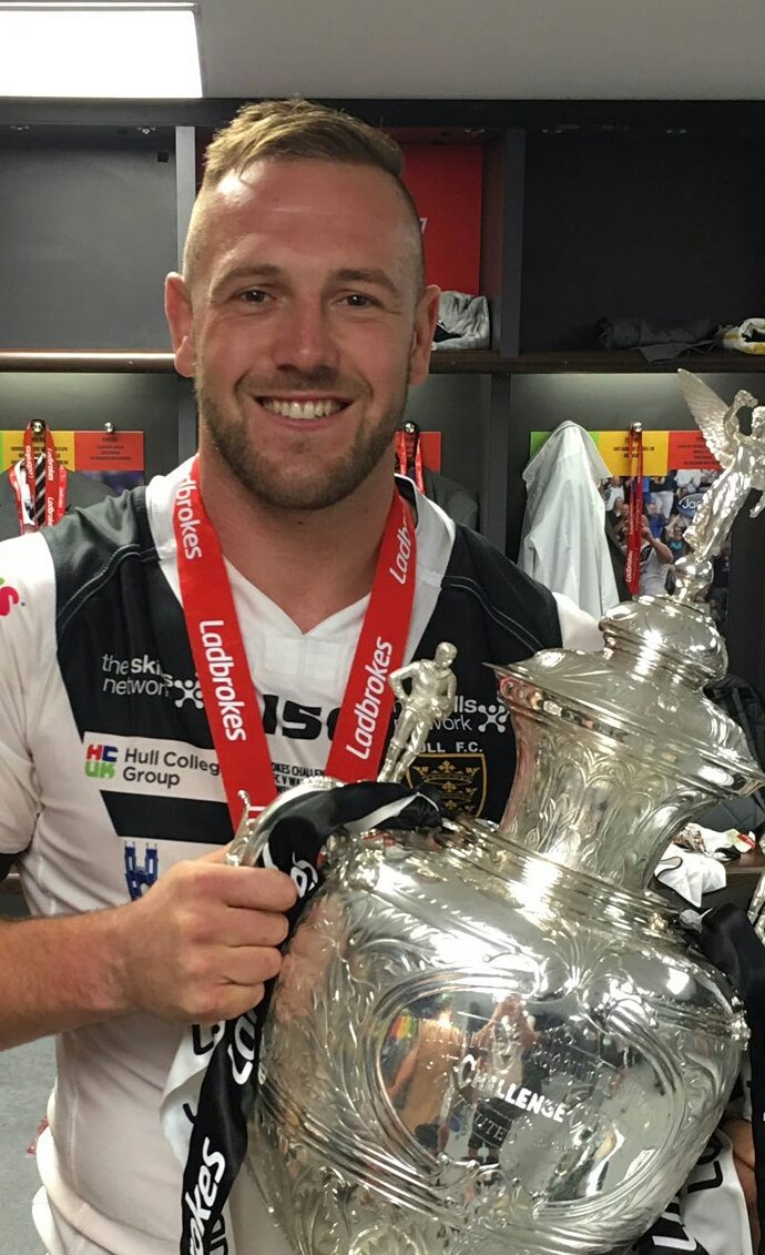 PartyMonkey23's tweet photo. What can I say! I feel privileged and honoured to be able to sponsor this maverick of a player @WATTSY7890 #proud #sponsor #backtoback 😀🏁⚫⚪👏 https://t.co/kMBQwGA7a6