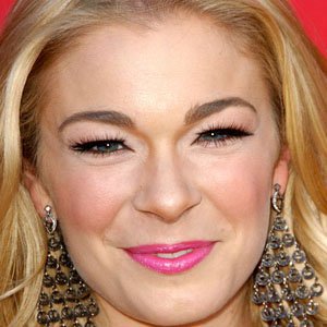 Happy Birthday to country singer LeAnn Rimes 