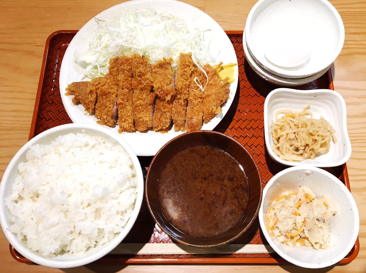 カセ ヒロユキ Full House در توییتر 本日の一日一食は気になっていた とんかつは飲み物 これで必要な摂取カロリーはギリ取れたかもしれない トッピングは にしました かつがサクサクで美味しい W 池袋 とんかつは飲み物
