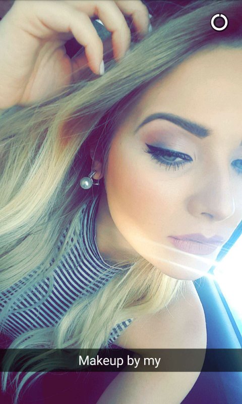 SolMonserrathV's tweet photo. Makeup! 😊 https://t.co/mIndk3fysT