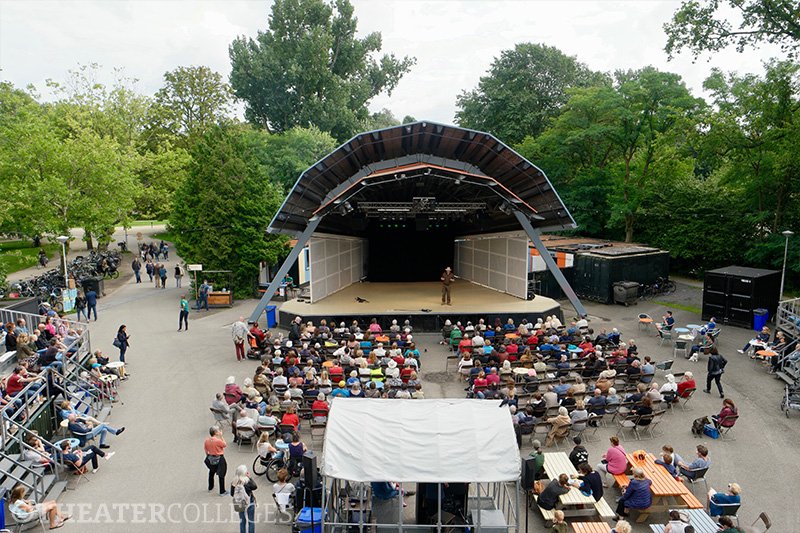 Op onze site een fotoverslag van het college dat boswachter Arjan Postma gaf in het Vondelpark <a href="/OpenluchtTheatr/">Vondelpark Theater</a> : theatercolleges.nl/boswachter-pos…