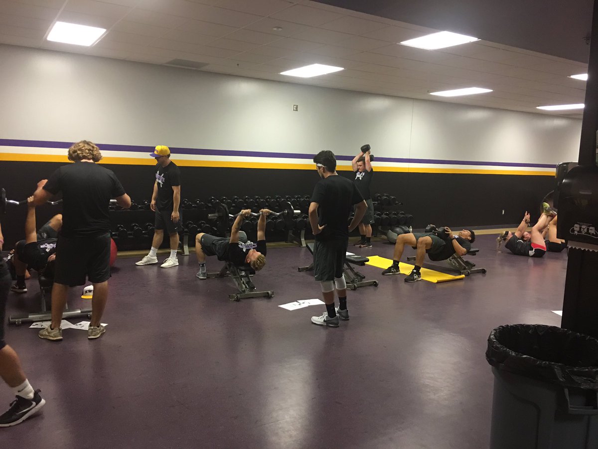KWUNeale27's tweet photo. Great 1st weight session this morning, good energy from the whole team! @KWUSoftball working hard too! #Team4 #PacksWorkTogether https://t.co/c6hAJ1S1z9