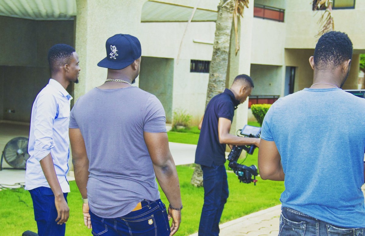 FabriceAtchrimi's tweet photo. #MaChérie la toute nouvelle sortie de @2SAINT228 https://t.co/pFTjDMHSIN
#Tournage #MaChérie #2saint https://t.co/SEKRa1rXoj