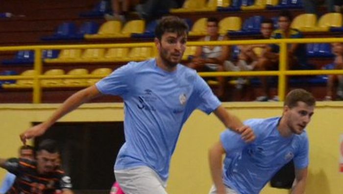 Futsalsur's tweet photo. El gaditano Zequi firma con el @Santiago_Futsal. La temporada que el goleador ha realizado en el @XerezDFC_Futsal no ha pasado desapercibida https://t.co/fuvXu5aMPD