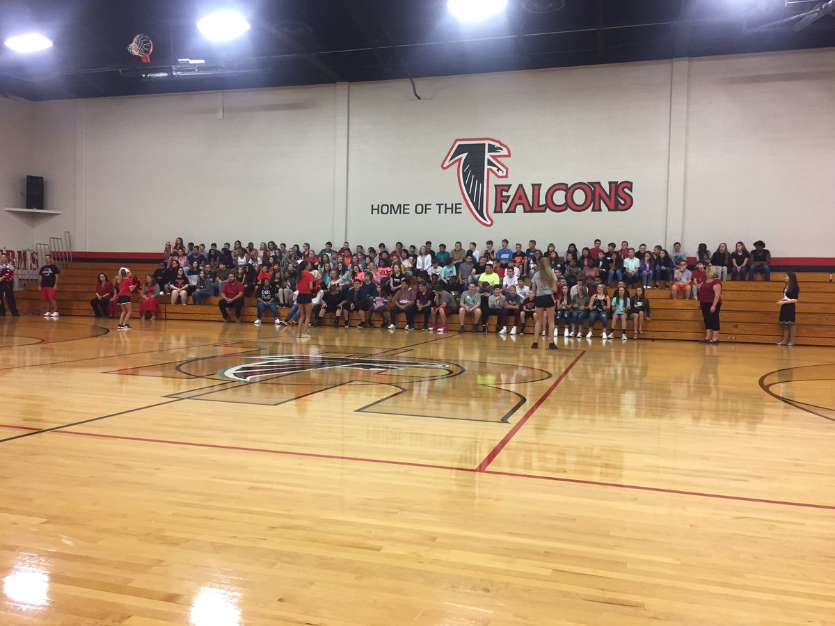 costnersclass's tweet photo. TRMS first day! @Falcons_TRMS https://t.co/9HlA0im2mR