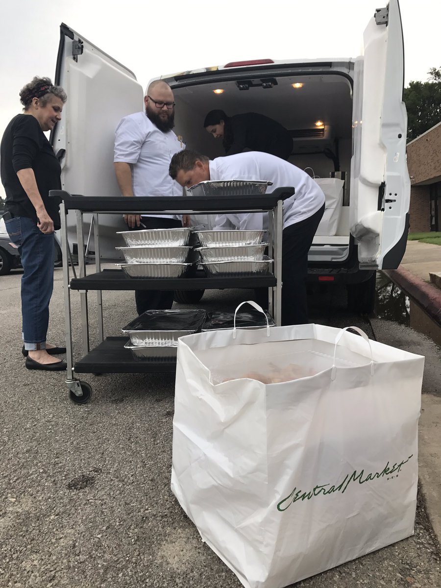CentralMarket's tweet photo. Helping is who we are! Breakfast at the Walnut Hill Rec Center #TexasStrong #HurricaneHarvey @HEB https://t.co/TJI6pgMIRk