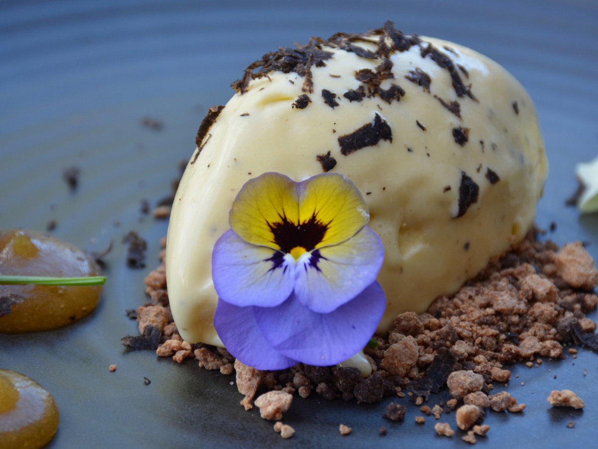 WesternSydFood's tweet photo. Dessert from Bellbird inside the @CasulaArts Centre. Delicious vanilla and truffle icecream with roasted white chocolate. So delicious 👌 https://t.co/d1lOU1tjKC