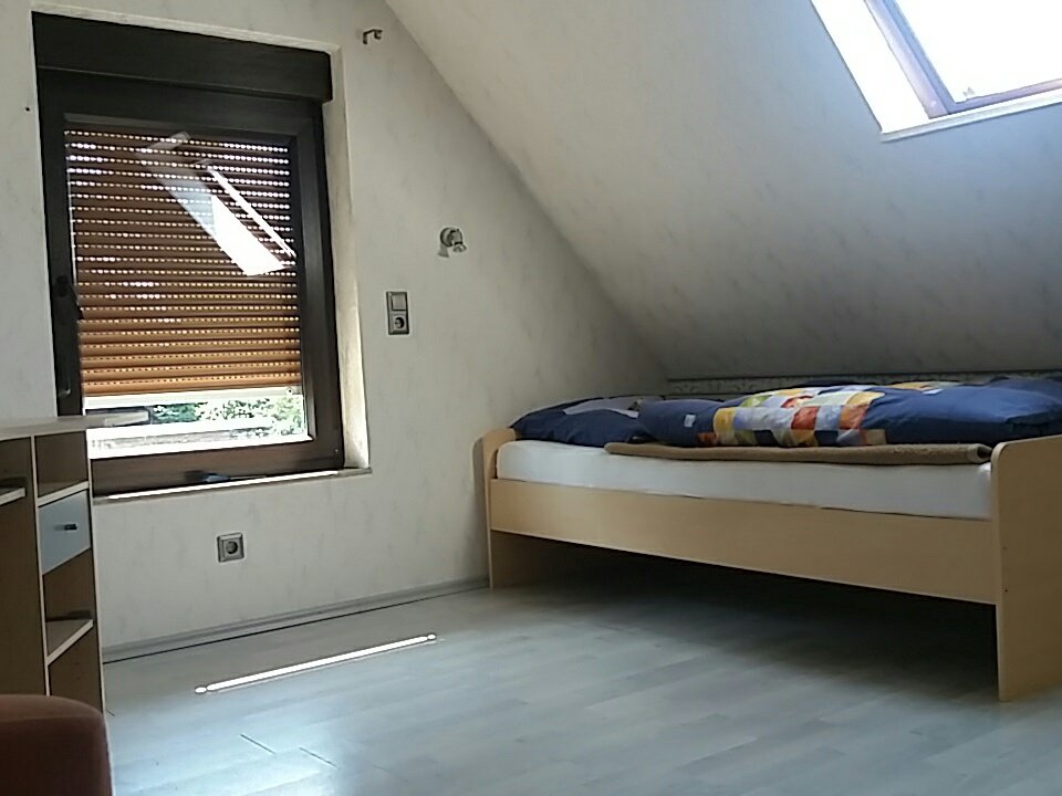 anchomedius's tweet photo. @IAMSABRINA__W Ich grundreinige meine Zimmer gerade. Und Familie #Fusel kommt auch schon wieder. Das bedeutet ich explodiere auch gleich 😠😠😠😂😂😂😋 https://t.co/LEqExDw2YS