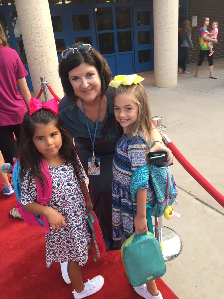 AlliMarieS00's tweet photo. My little ladies walked the red carpet to 2nd & 3rd today! So blessed to be a #SmithStar @smithstars1 God's Blessings for a great year! https://t.co/aeRVs0v1HQ