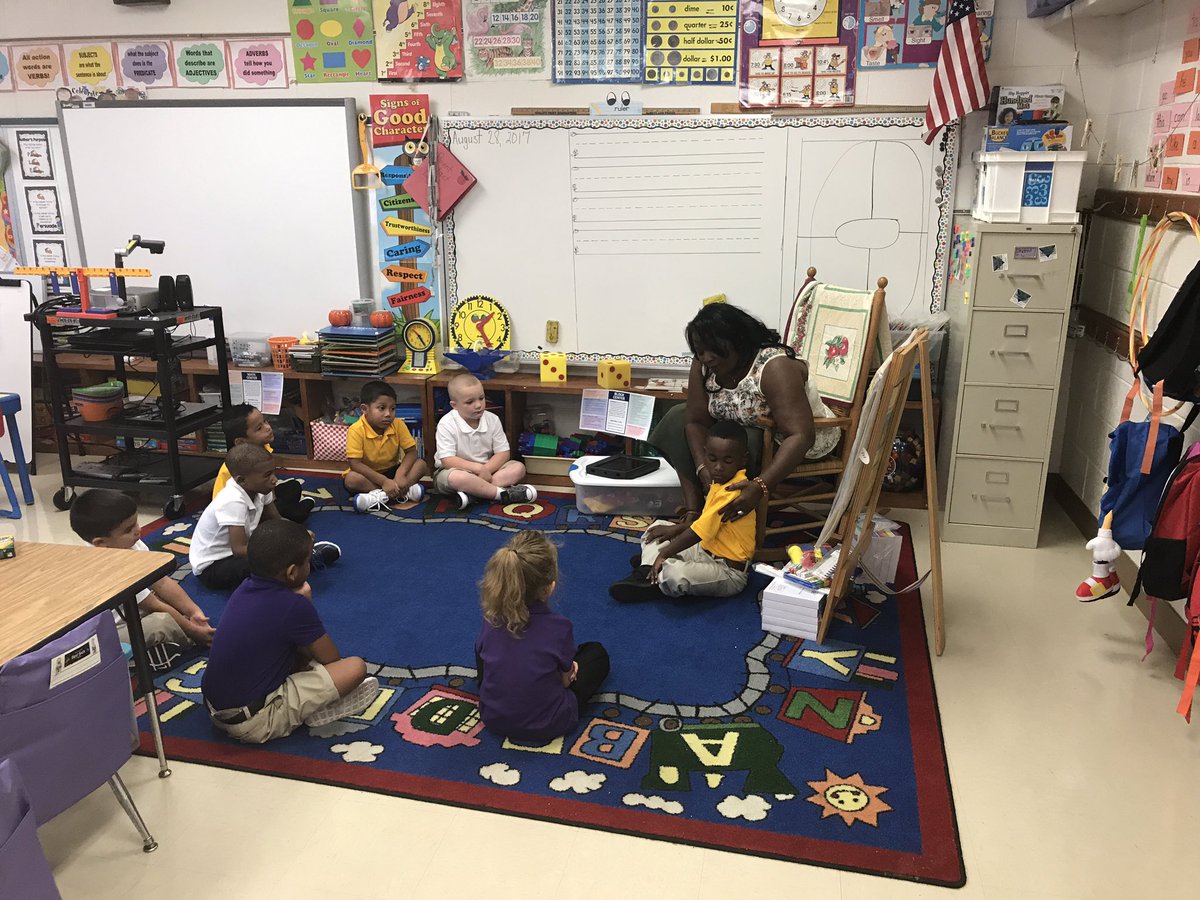 abeattybcs's tweet photo. Carpet time at BTW #bcsfirstday17 https://t.co/lC4sSiUI6m