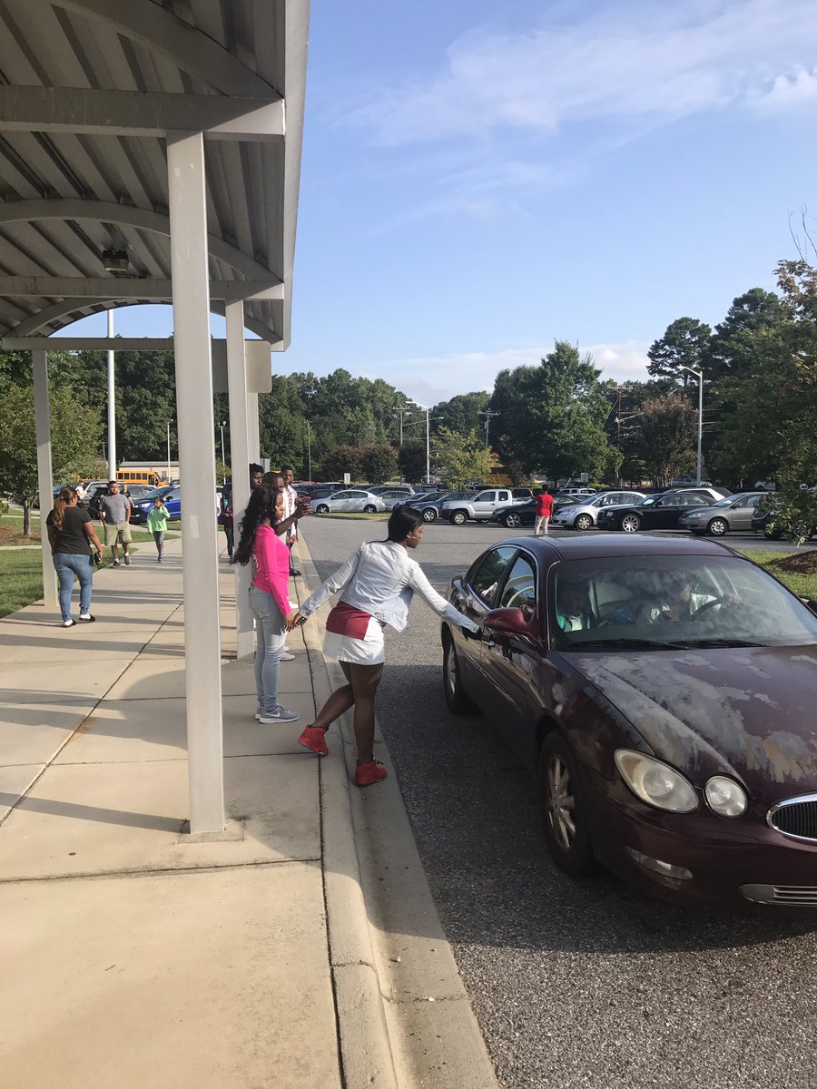 WestMeckSports's tweet photo. Dr. Gomez and Tuckaseegee Elementary. Good luck on a prosperous school year from @WestMeckSports! @CharMeckSchools @langstonwertzjr https://t.co/VZmQDvJ9MB