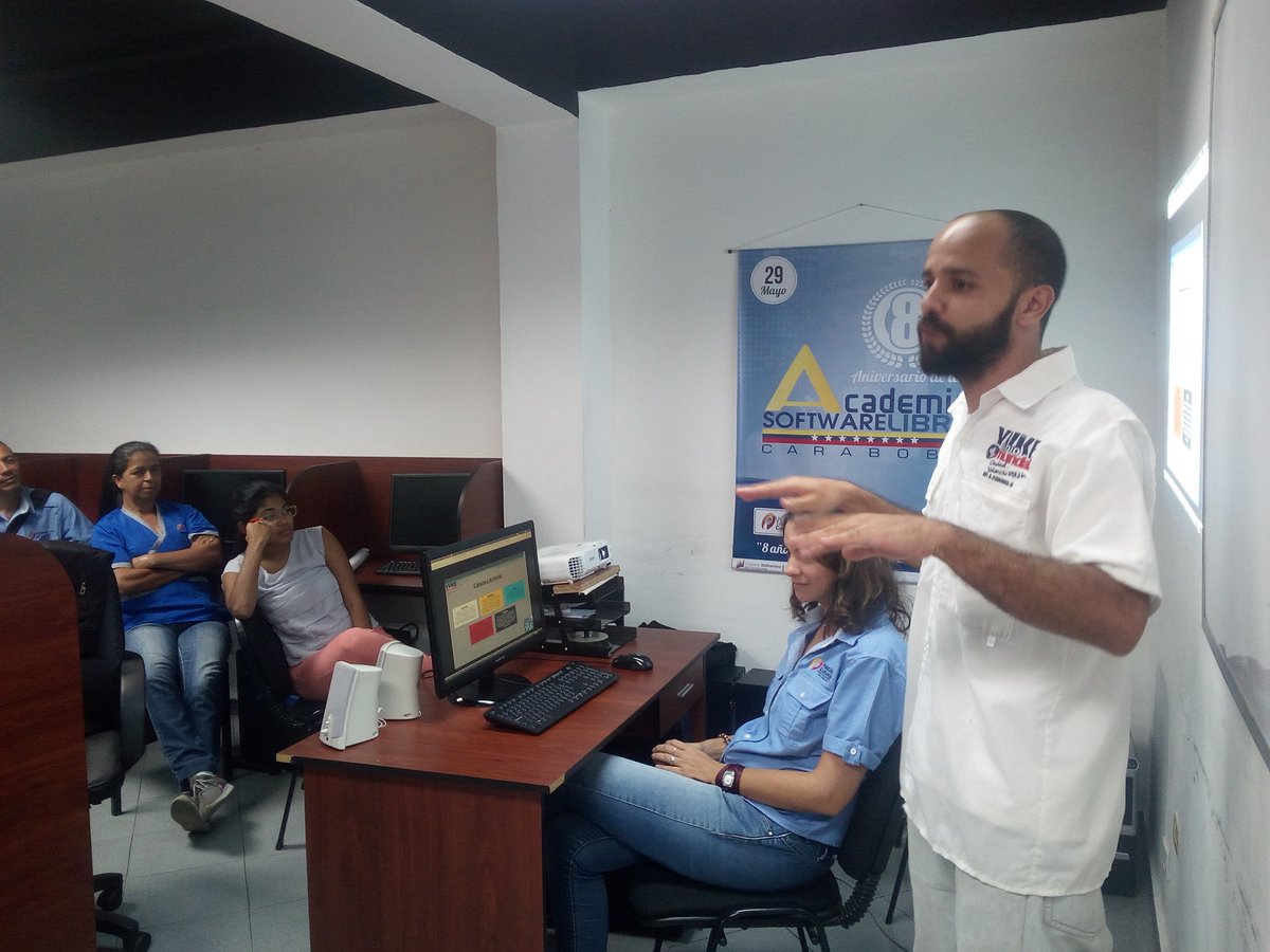 Así fue el taller de "Colores y Texturas en la música" que hicimos con el Lcdo. Vicente Galea de <a href="/CiudadVLC899/">CiudadVLC</a>