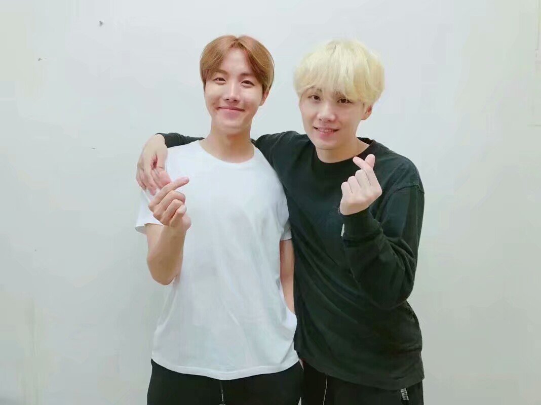 JUNGKOOK_f's tweet photo. #방탄소년단
#BTS
#LOVE_YOURSELF 
heart❤ https://t.co/ptJjukS9Go