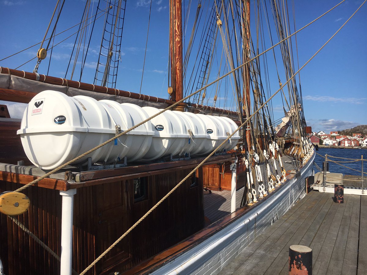 CM_Hammar's tweet photo. Lady Ellen is a beautiful three-masted schooner! H20-spotting in Skärhamn, Tjörn ⚓️ #hydrostaticreleaseunit #bettersolutionsforsafetyatsea https://t.co/ZUhnK2Ifjc