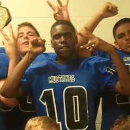 coursey11's tweet photo. Rest rest easy Cuz ✊🏾🙏🏾🔵 https://t.co/JYuXPXWnXm