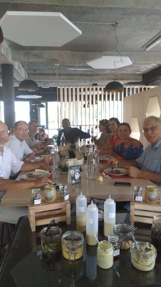 crepinormandie's tweet photo. Le @crepinormandie et les signataires de la #charteentreprisesetquartiers invités au nv restaurant d’ #insertion #léOàtable #QPV #intermaide https://t.co/eg93fLhsMw