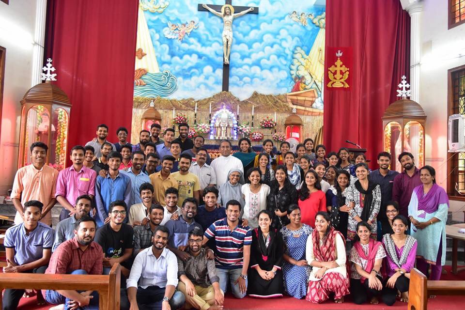 KalyanDiocese's tweet photo. #KEYArmy Meet #StAlphonsa #Forane #Church, #VasaiWest. #DigitalKalyan #CatholicFocus #Catholic #IndianCatholic #ProLife #Life #SyroMalabar https://t.co/ZESChgyvNT