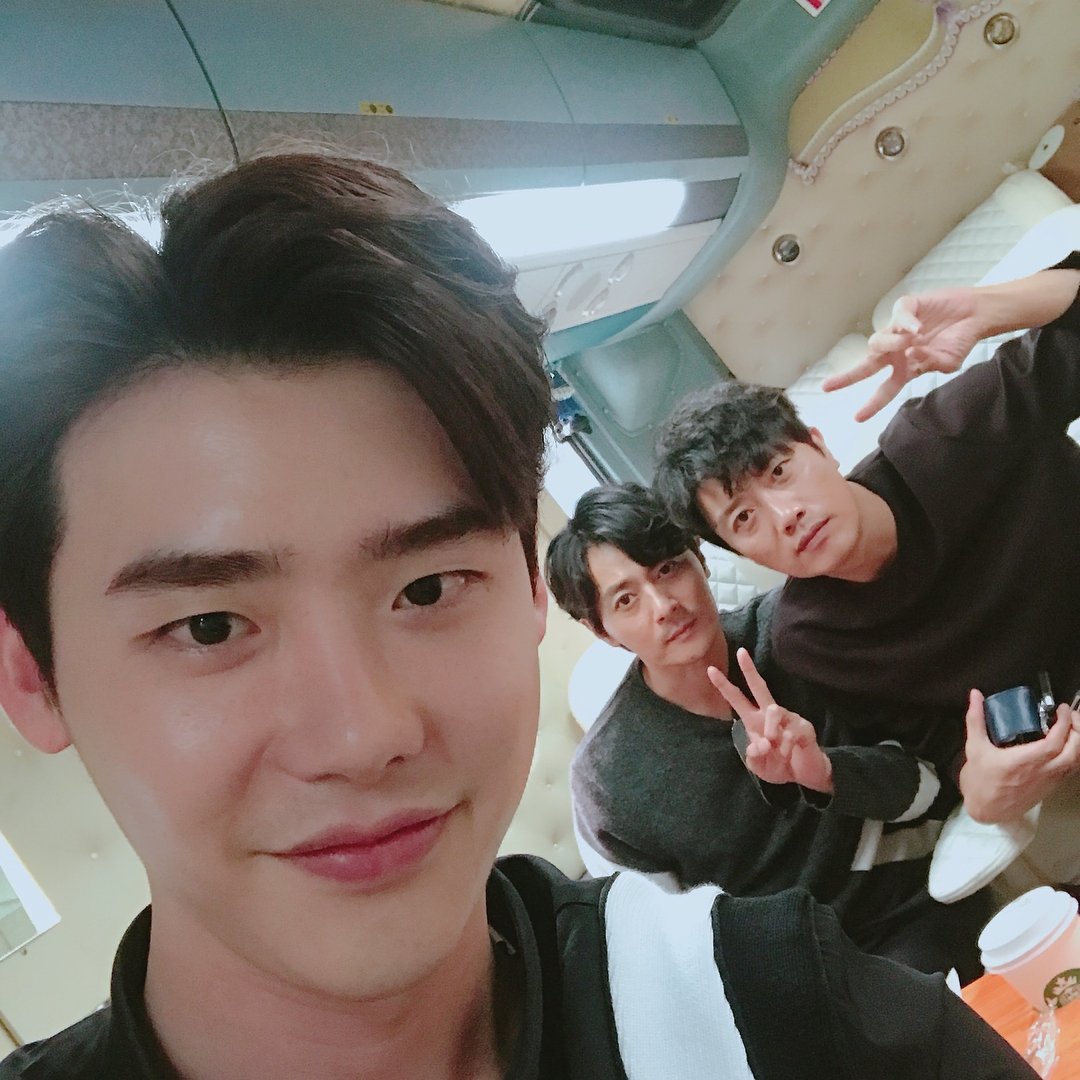 LeeJongSukWorld's tweet photo. 2017.08.28 #이종석 #LeeJongSuk Instagram Update https://t.co/okx34Tm3nB