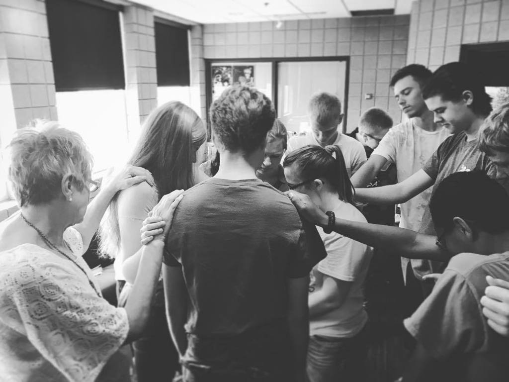 northwoodyouth's tweet photo. Yesterday we prayed for our seniors on their las Sunday before heading to college. Thankful for their journey with NSL. #URLVD https://t.co/yWWCitBm9e