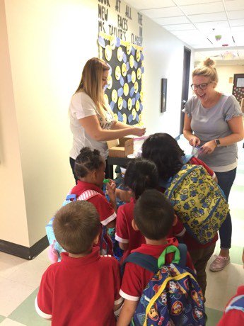 FrontierSchools's tweet photo. FSI Elementary: Kindergartners having fun spending tickets they've earned from following school rules at the Tiger store. #FSITigerStore 🎟️ https://t.co/W92acQrLle