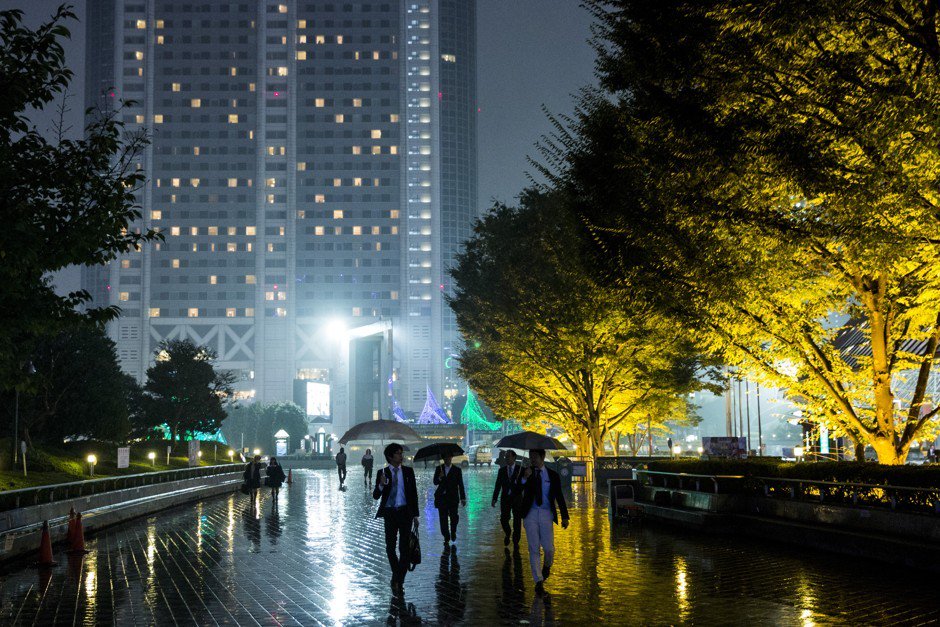 CityLab's tweet photo. The urban tree canopy saves megacities $505 million each year https://t.co/x37OWI1nN3 https://t.co/yR1b2xpxo5