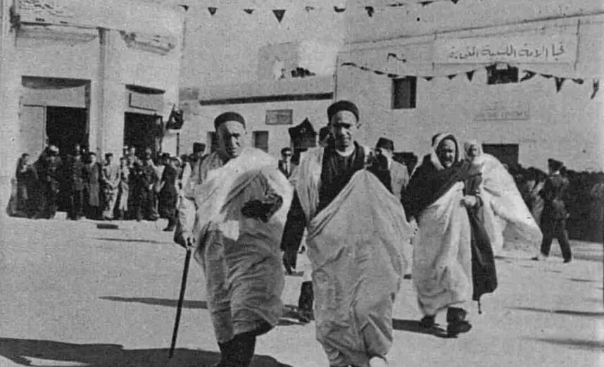 Libyanhistory's tweet photo. افتتاح أول برلمان ليبي - بنغازي 1952
Opening the first Libyan parliament - Benghazi 1952 https://t.co/Ud010n5biV