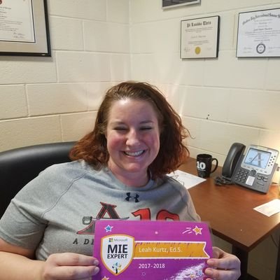 edu_match's tweet photo. Check out our #EduMatch POTD @Leahkurtz2012. She loves #Community, #edtech, #leadership, #liberatinggenius, #APAdvocates! @lieberrian https://t.co/SpYYtQTU14